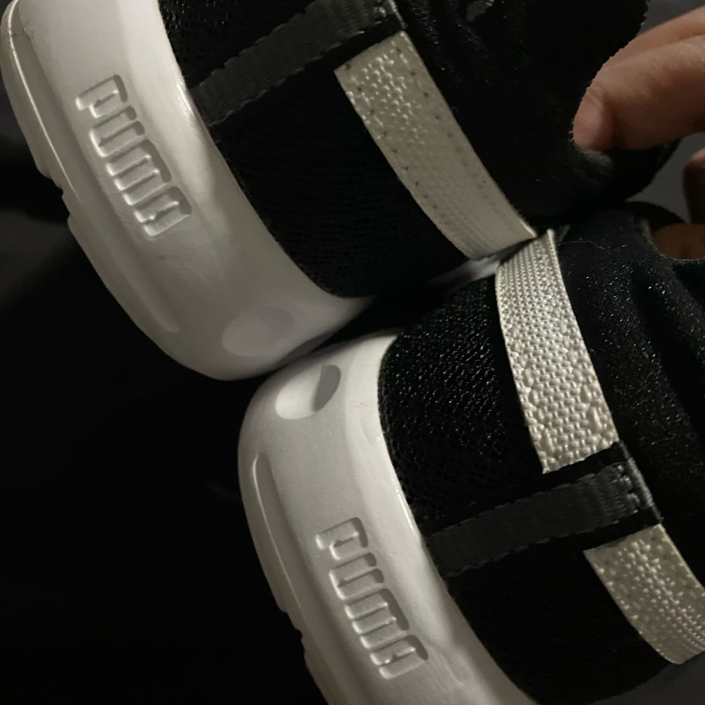 Puma shoes - Picture 3 of 4
